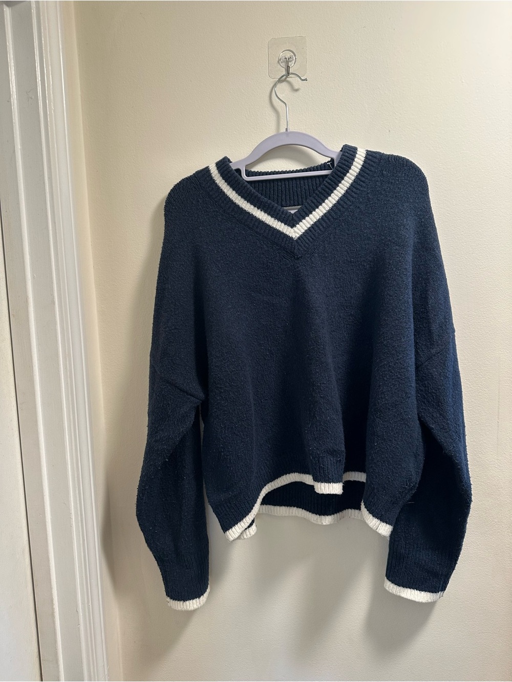 Abercrombie V-Neck Navy Sweater with White Trim - Women
